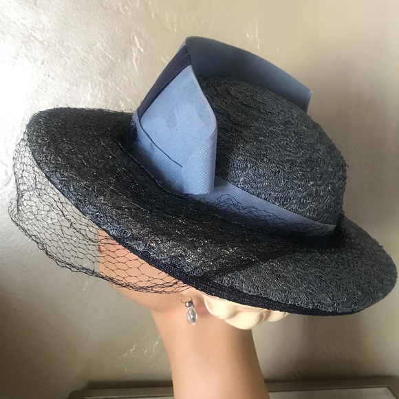 OUTSTANDING 1940s\' TWO TONE BLUE STRAW WIDE BRIM HAT WITH GROSGRAIN TRIM & VEIL main image 9